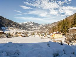 Apartment Feld am See Near Ski Slopes