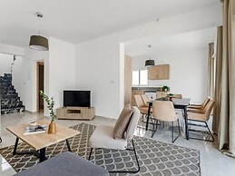 Sanders White Mountains - Cozy Villa With Pool