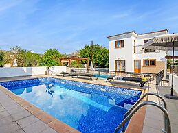 Sanders White Mountains - Cozy Villa With Pool