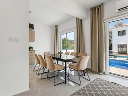 Sanders White Mountains - Cozy Villa With Pool