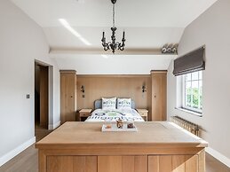 Alken Farm Stay With Terrace