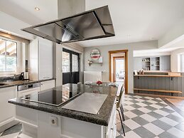 Alken Farm Stay With Terrace