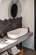 Almyra Oia Suites