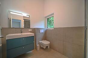 Bungalow by Lake Rabais in Virton