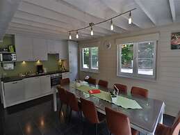 Stylish Chalet With Room
