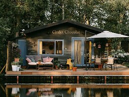 Geel Chalet in Netevallei