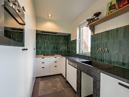 Spacious Holiday Home With Pond