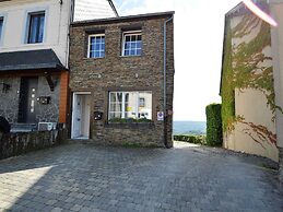 Rochehaut Hideaway With Tub