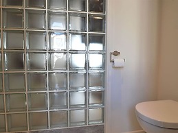 Rochehaut Hideaway With Tub