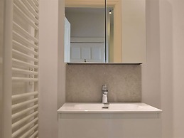 Rochehaut Hideaway With Tub