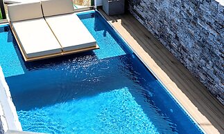 Aelia Suites
