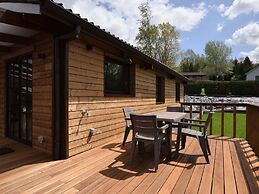Renovated Chalet Near Durbuy