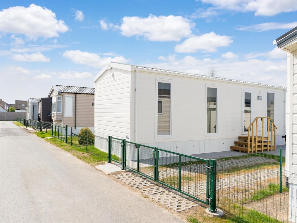 Middelkerke Mobile Home With Garden