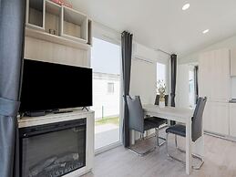 Middelkerke Mobile Home With Garden