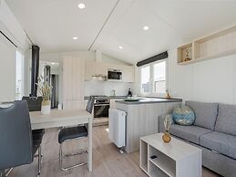 Middelkerke Mobile Home With Garden
