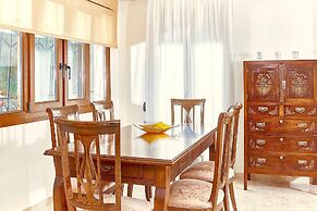 Villa Karteros with private pool