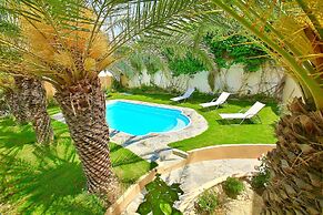 Villa Karteros with private pool