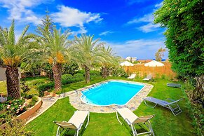 Villa Karteros with private pool