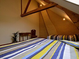 Holiday Home With Pond in Poperinge