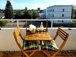 Stylish Apartment With Balcony