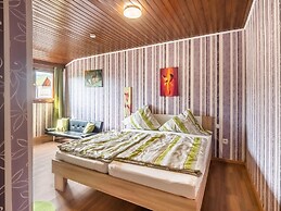 Holiday Home for Groups in Kinheim