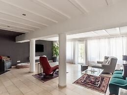 Luxurious Holiday Home With a Nice Private Garden