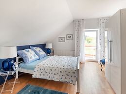 Luxurious Holiday Home With a Nice Private Garden