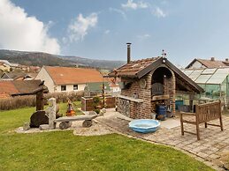 Apartment in Gleissenberg With Garden & BBQ