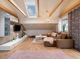 Apartment in Gleissenberg With Garden & BBQ