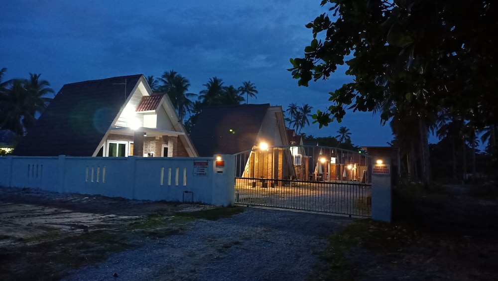Zainab Cottage