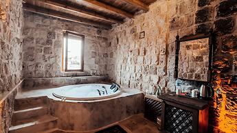 Katapa Stone House