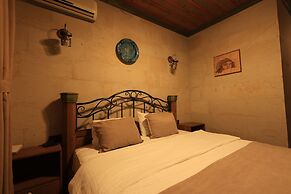 Katapa Stone House