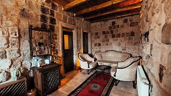 Katapa Stone House