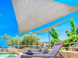 Villa in Gerani With Pool and Sea Views