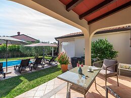 Holiday House in Novigrad With Pool
