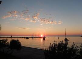Holiday House in Novigrad With Pool