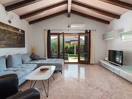 Holiday House in Novigrad With Pool
