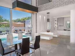 Villa in Zakynthos With Sea Views & Pool