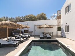 Villa in Zakynthos With Sea Views & Pool