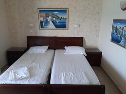 Amazing Apartment in Mpenitses With Terrace
