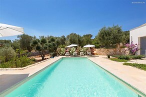 661 Villa con Piscina e Vista Panoramica a Ostuni