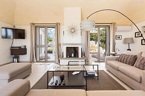 661 Villa con Piscina e Vista Panoramica a Ostuni