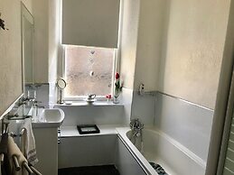 Stunning 3-bed Apartment in Edinburgh