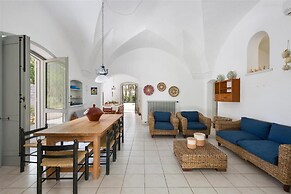 1675 Masseria Villa in Torre Specchia Ruggeri