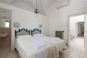1675 Masseria Villa in Torre Specchia Ruggeri