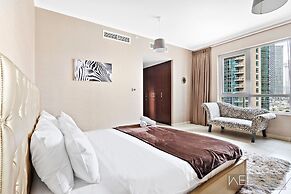 WelHome - Luxurious apartment with Burj Khalifa views