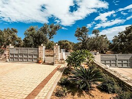 Villa in Crete With Stunning Views & Privacy