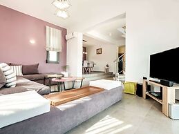 Villa in Crete With Stunning Views & Privacy
