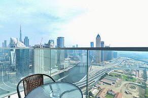 Dubai Canal View 1 BR Premium Apartment - AMN