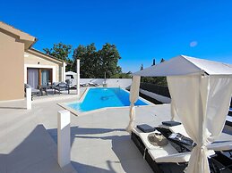 Villa in Starigrad With Heated Pool